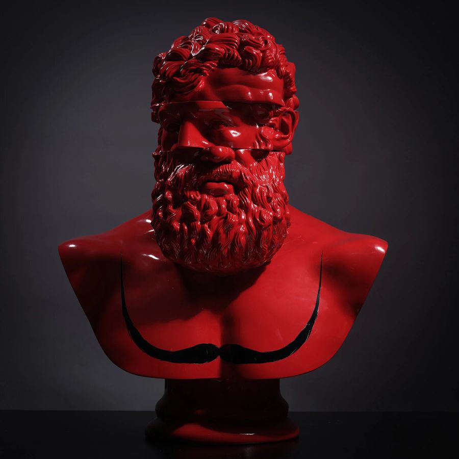 Dali — Emre Yusufi heykeli