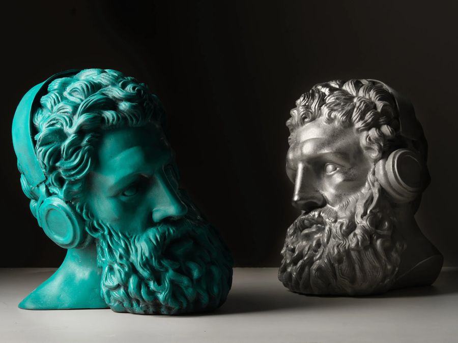 God Is A DJ — Emre Yusufi heykeli
