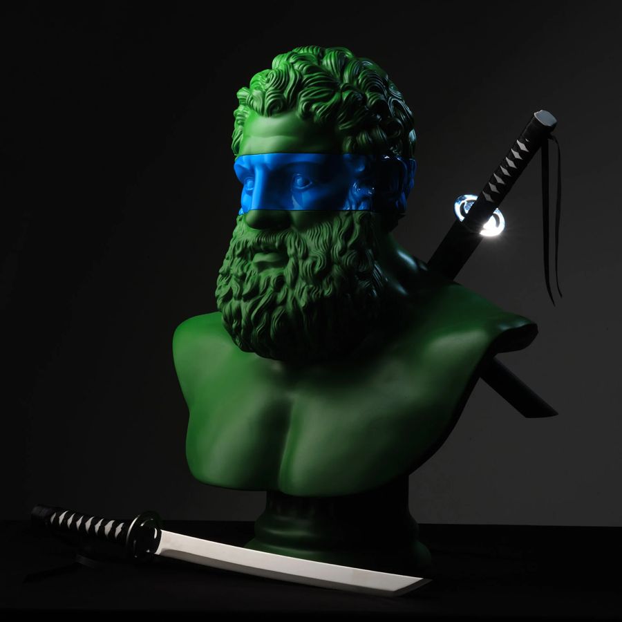 Leonardo — Emre Yusufi heykeli