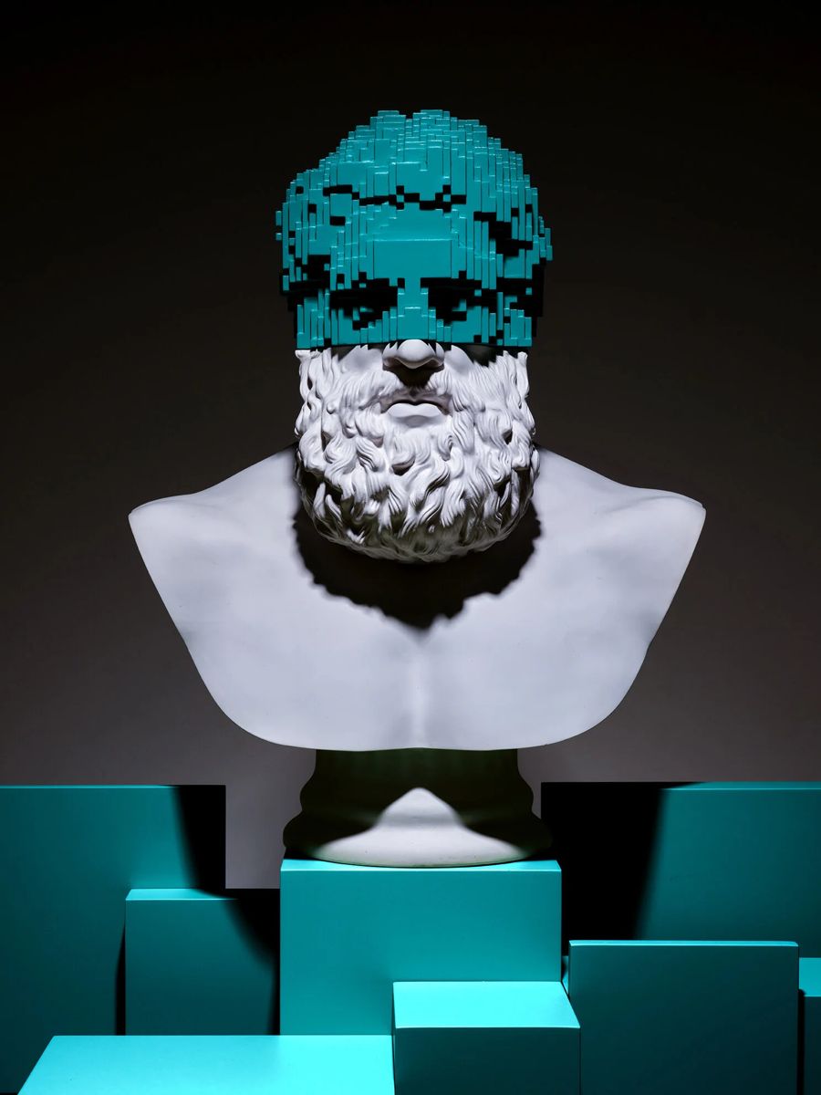 Minted — Emre Yusufi heykeli